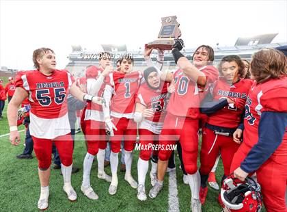 Thumbnail 3 in Seneca vs. Central (MSHSAA Class 3 Championship) photogallery.