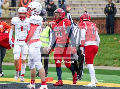 Thumbnail 2 in Seneca vs. Central (MSHSAA Class 3 Championship) photogallery.