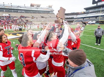 Thumbnail 2 in Seneca vs. Central (MSHSAA Class 3 Championship) photogallery.
