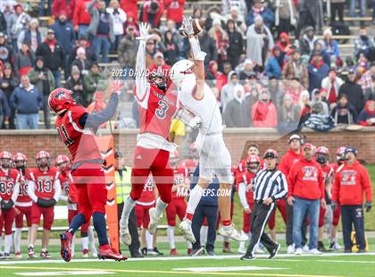 Thumbnail 3 in Seneca vs. Central (MSHSAA Class 3 Championship) photogallery.