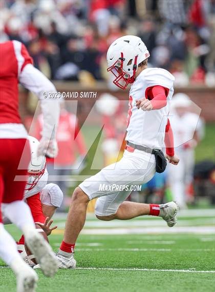 Thumbnail 2 in Seneca vs. Central (MSHSAA Class 3 Championship) photogallery.