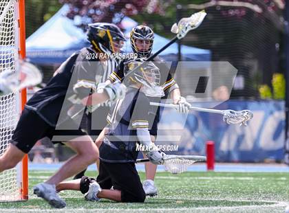 Thumbnail 2 in Farmingdale vs. McQuaid Jesuit (NYSPHSAA Class A Final) photogallery.