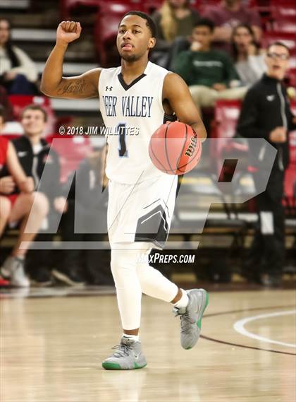 Thumbnail 1 in Paradise Valley vs. Deer Valley (AIA 5A Semifinal) photogallery.