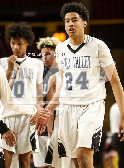 Thumbnail 3 in Paradise Valley vs. Deer Valley (AIA 5A Semifinal) photogallery.