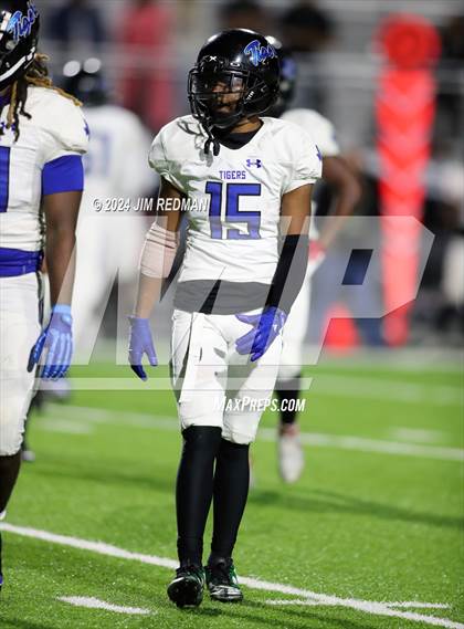 Thumbnail 3 in Trinity Leadership @ Gunter (UIL Football 3A Division 2 Region 2 Bi-District) photogallery.