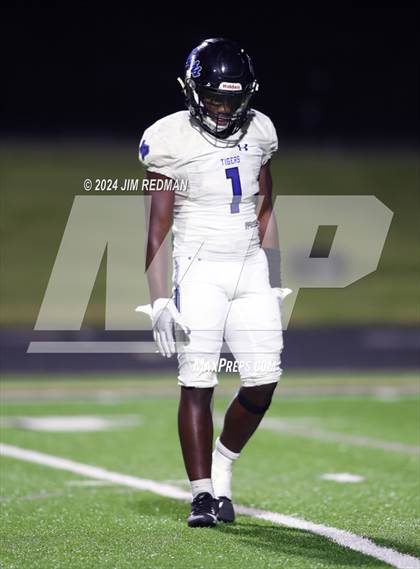 Thumbnail 1 in Trinity Leadership @ Gunter (UIL Football 3A Division 2 Region 2 Bi-District) photogallery.