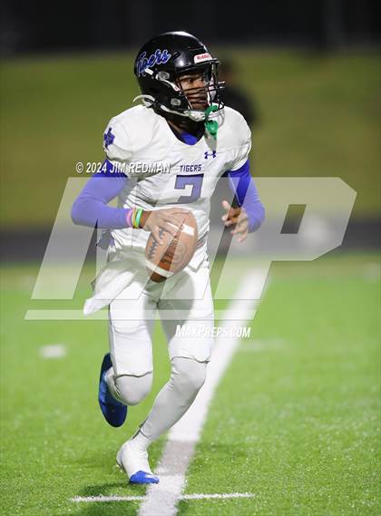 Thumbnail 1 in Trinity Leadership @ Gunter (UIL Football 3A Division 2 Region 2 Bi-District) photogallery.