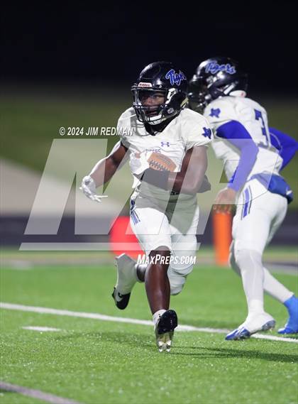 Thumbnail 1 in Trinity Leadership @ Gunter (UIL Football 3A Division 2 Region 2 Bi-District) photogallery.
