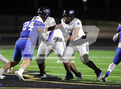 Thumbnail 3 in Trinity Leadership @ Gunter (UIL Football 3A Division 2 Region 2 Bi-District) photogallery.