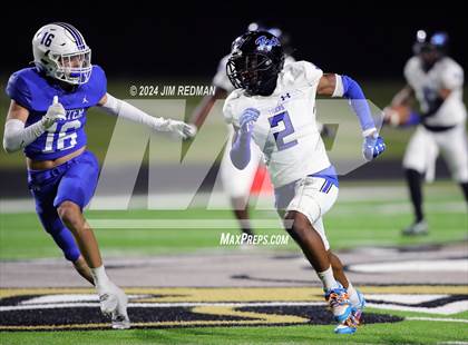 Thumbnail 3 in Trinity Leadership @ Gunter (UIL Football 3A Division 2 Region 2 Bi-District) photogallery.