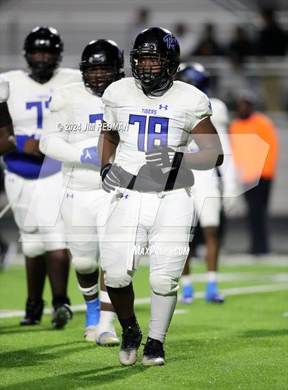 Thumbnail 2 in Trinity Leadership @ Gunter (UIL Football 3A Division 2 Region 2 Bi-District) photogallery.
