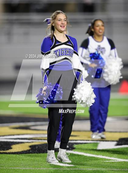 Thumbnail 2 in Trinity Leadership @ Gunter (UIL Football 3A Division 2 Region 2 Bi-District) photogallery.