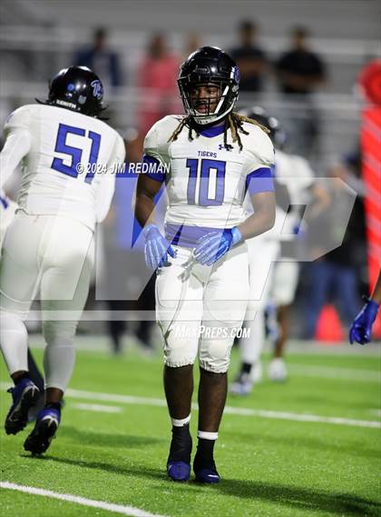 Thumbnail 1 in Trinity Leadership @ Gunter (UIL Football 3A Division 2 Region 2 Bi-District) photogallery.