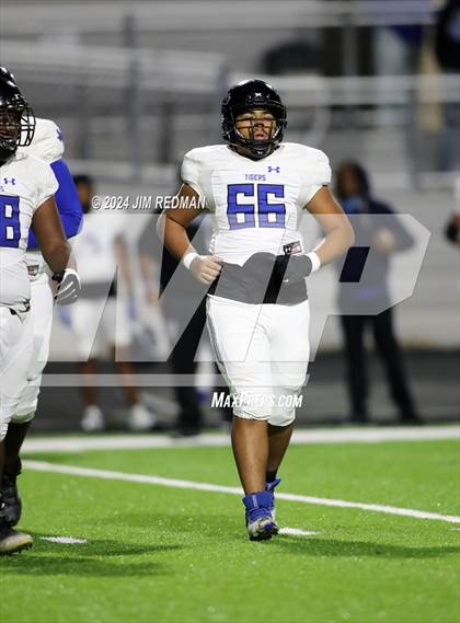 Thumbnail 2 in Trinity Leadership @ Gunter (UIL Football 3A Division 2 Region 2 Bi-District) photogallery.