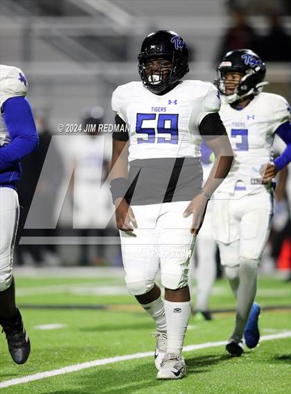Thumbnail 2 in Trinity Leadership @ Gunter (UIL Football 3A Division 2 Region 2 Bi-District) photogallery.