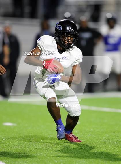 Thumbnail 3 in Trinity Leadership @ Gunter (UIL Football 3A Division 2 Region 2 Bi-District) photogallery.