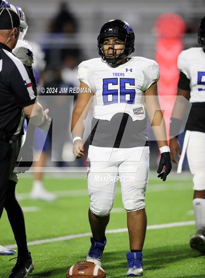 Thumbnail 2 in Trinity Leadership @ Gunter (UIL Football 3A Division 2 Region 2 Bi-District) photogallery.