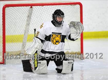 Thumbnail 1 in Branford vs. Hand (CIAC Division II Quarterfinal) photogallery.