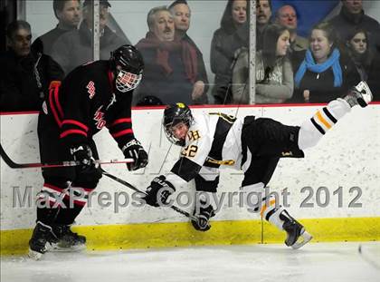 Thumbnail 2 in Branford vs. Hand (CIAC Division II Quarterfinal) photogallery.