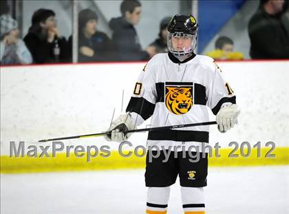Thumbnail 3 in Branford vs. Hand (CIAC Division II Quarterfinal) photogallery.