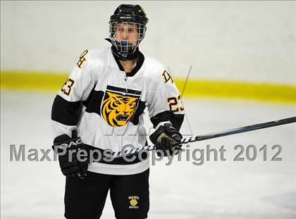 Thumbnail 3 in Branford vs. Hand (CIAC Division II Quarterfinal) photogallery.