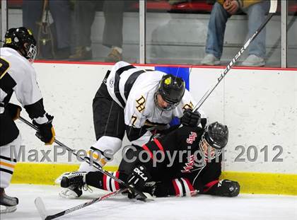Thumbnail 1 in Branford vs. Hand (CIAC Division II Quarterfinal) photogallery.