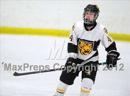 Thumbnail 3 in Branford vs. Hand (CIAC Division II Quarterfinal) photogallery.
