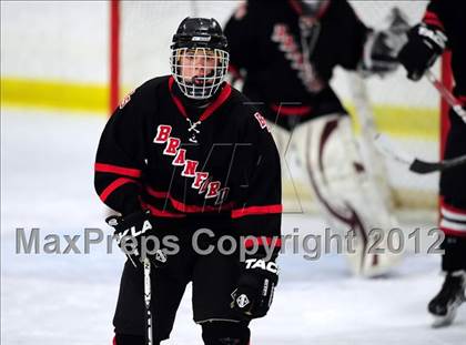 Thumbnail 3 in Branford vs. Hand (CIAC Division II Quarterfinal) photogallery.