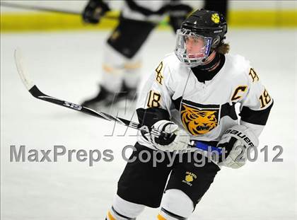 Thumbnail 1 in Branford vs. Hand (CIAC Division II Quarterfinal) photogallery.