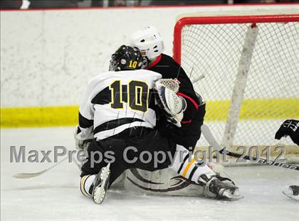 Thumbnail 3 in Branford vs. Hand (CIAC Division II Quarterfinal) photogallery.