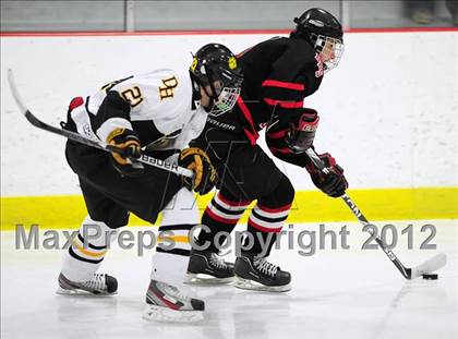 Thumbnail 3 in Branford vs. Hand (CIAC Division II Quarterfinal) photogallery.
