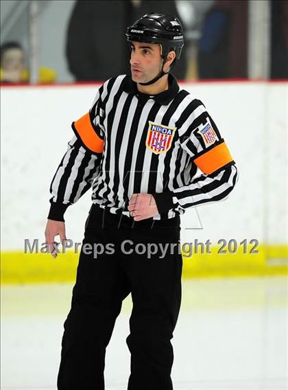Thumbnail 3 in Branford vs. Hand (CIAC Division II Quarterfinal) photogallery.
