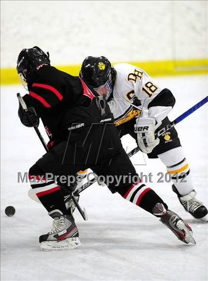 Thumbnail 3 in Branford vs. Hand (CIAC Division II Quarterfinal) photogallery.