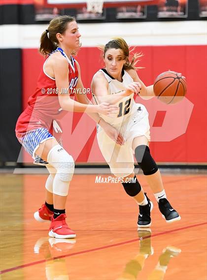Thumbnail 3 in Lake Country Christian vs. Cisco (Bank of Mineral Wells Mountaineer Classic) photogallery.