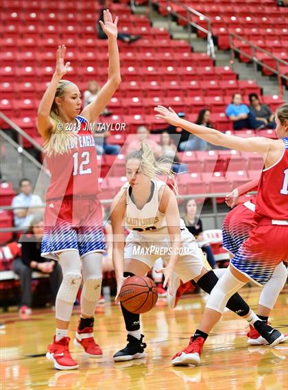 Thumbnail 1 in Lake Country Christian vs. Cisco (Bank of Mineral Wells Mountaineer Classic) photogallery.