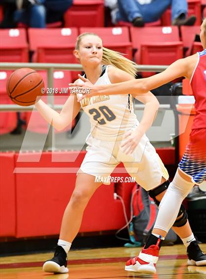 Thumbnail 2 in Lake Country Christian vs. Cisco (Bank of Mineral Wells Mountaineer Classic) photogallery.