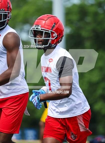 Thumbnail 3 in Germantown vs Oxford (U of Memphis 7v7) photogallery.