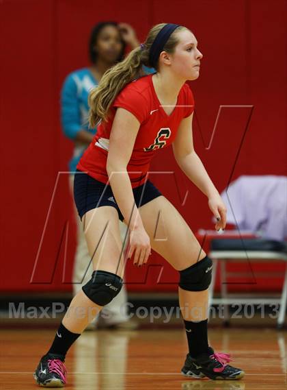 Thumbnail 2 in FR: Boyd vs. McKinney photogallery.
