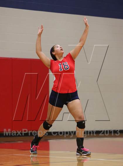 Thumbnail 1 in FR: Boyd vs. McKinney photogallery.
