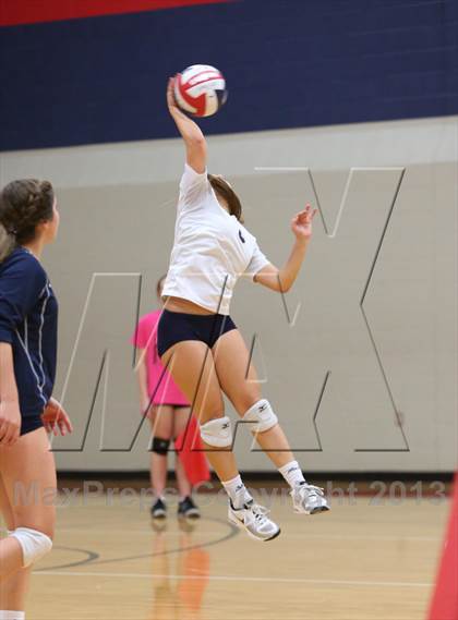 Thumbnail 2 in FR: Boyd vs. McKinney photogallery.