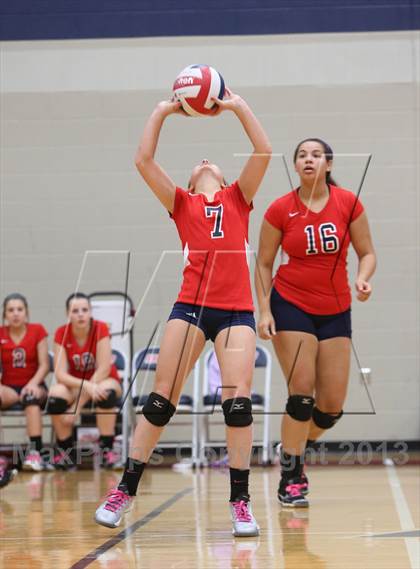 Thumbnail 3 in FR: Boyd vs. McKinney photogallery.