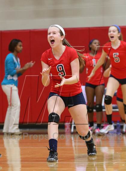 Thumbnail 2 in FR: Boyd vs. McKinney photogallery.