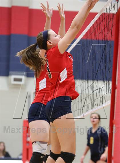 Thumbnail 2 in FR: Boyd vs. McKinney photogallery.