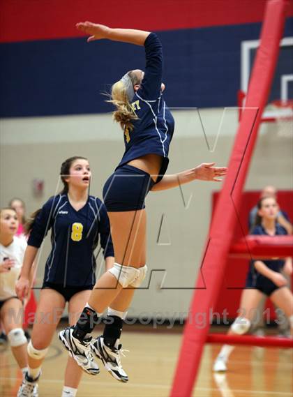 Thumbnail 2 in FR: Boyd vs. McKinney photogallery.
