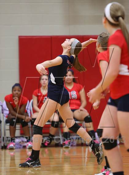 Thumbnail 2 in FR: Boyd vs. McKinney photogallery.