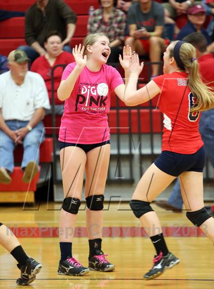 Thumbnail 2 in FR: Boyd vs. McKinney photogallery.