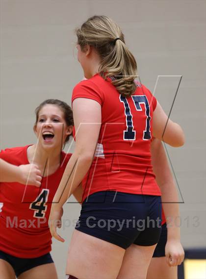 Thumbnail 3 in FR: Boyd vs. McKinney photogallery.
