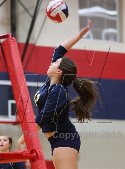Thumbnail 2 in FR: Boyd vs. McKinney photogallery.