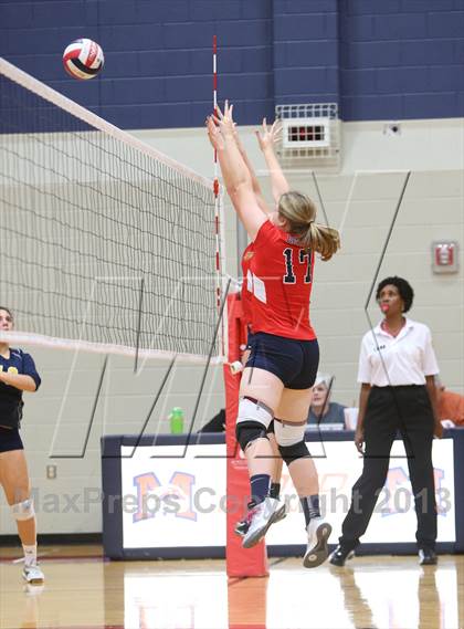 Thumbnail 1 in FR: Boyd vs. McKinney photogallery.