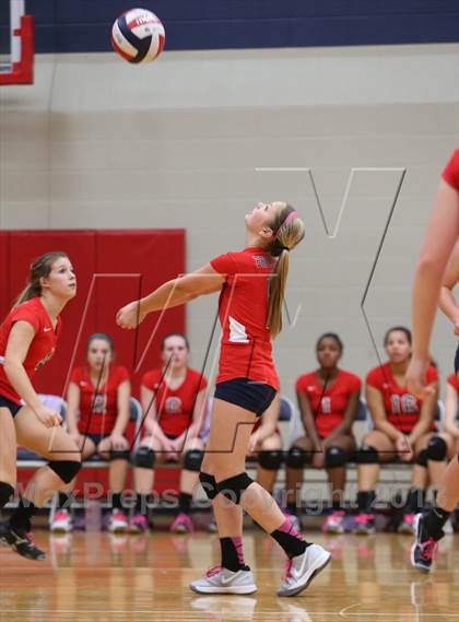 Thumbnail 2 in FR: Boyd vs. McKinney photogallery.